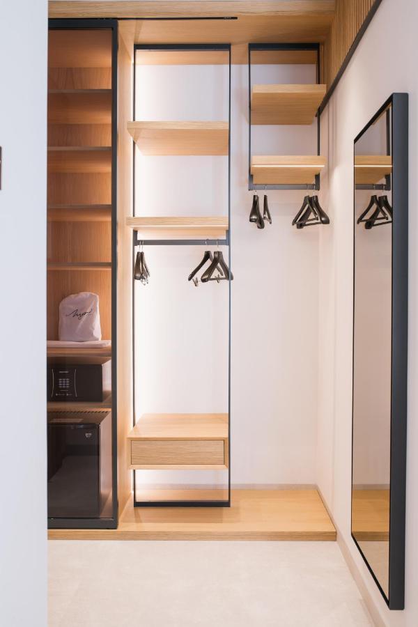 Myr Puerta Serranos Valencia Kültér fotó